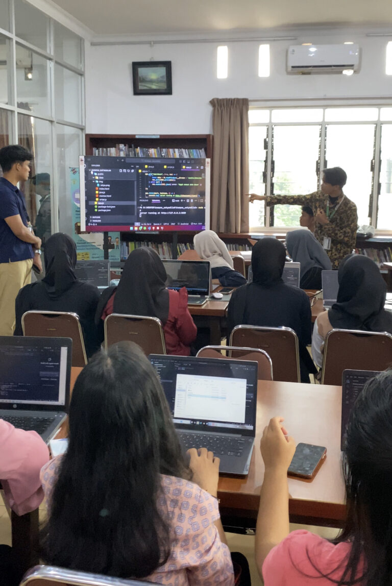 Satyadilab: Wadah Pengembangan Kompetensi dan Inovasi Mahasiswa di Bidang Teknologi